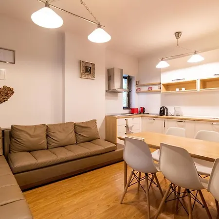 Ardor - Bright And Secluded In The Heart Of Old Town *