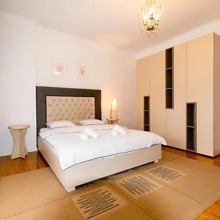 Ardor - Bright And Secluded In The Heart Of Old Town Appartement