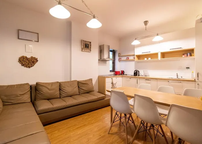 Ardor - Bright And Secluded In The Heart Of Old Town *