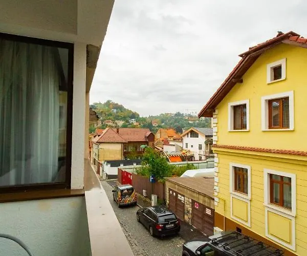 Ardor - Bright And Secluded In The Heart Of Old Town Apartment Brasov