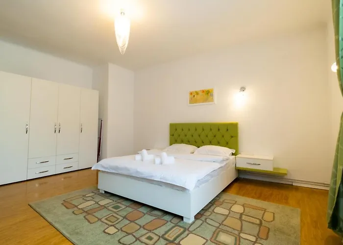 Ardor - Bright And Secluded In The Heart Of Old Town *